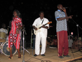 01 Empereur Bissongo Avec Ibrahim Dadjoari   Chanson Moderne